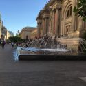 [Photos] Strolling Past the Met